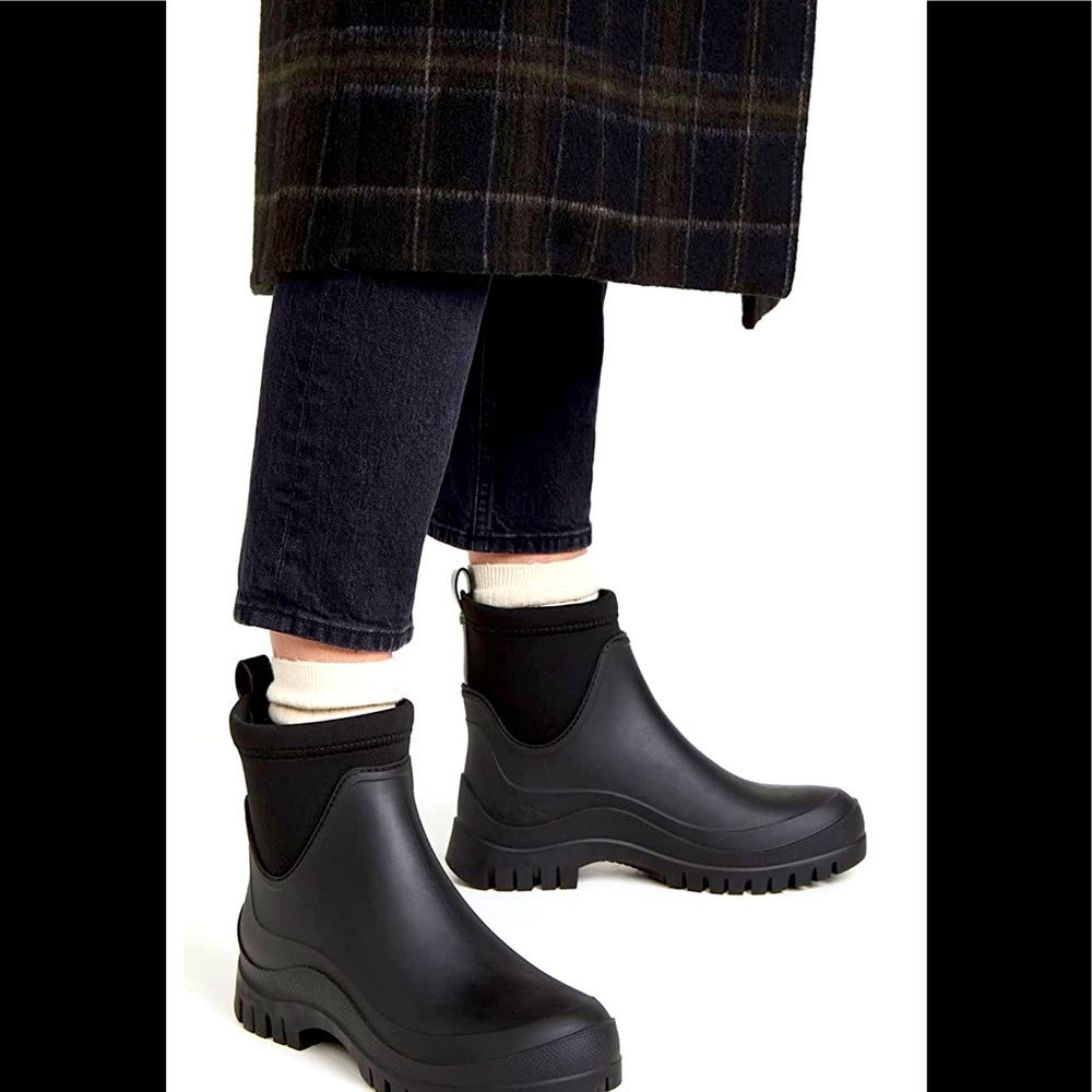 NWT SAM EDELMAN LOUISA WATERPROOF RAIN BOOT SIZE 9